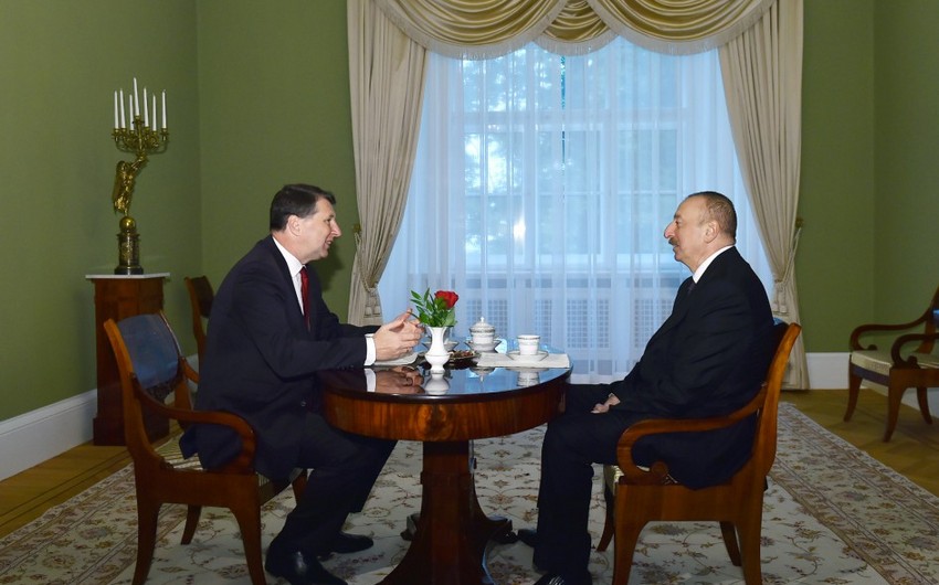 Состоялась встреча президента Азербайджана Ильхама Алиева и президента Латвии Раймондса Вейониса один на один