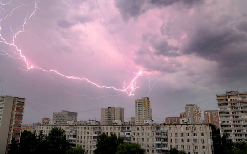 Storm in Moscow leaves 1 dead, several more injured