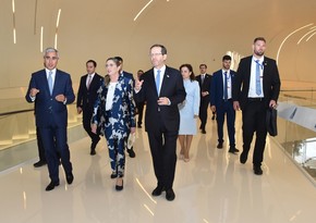İsrail Dövlətinin Prezidenti və xanımı Heydər Əliyev Mərkəzi ilə tanış olublar