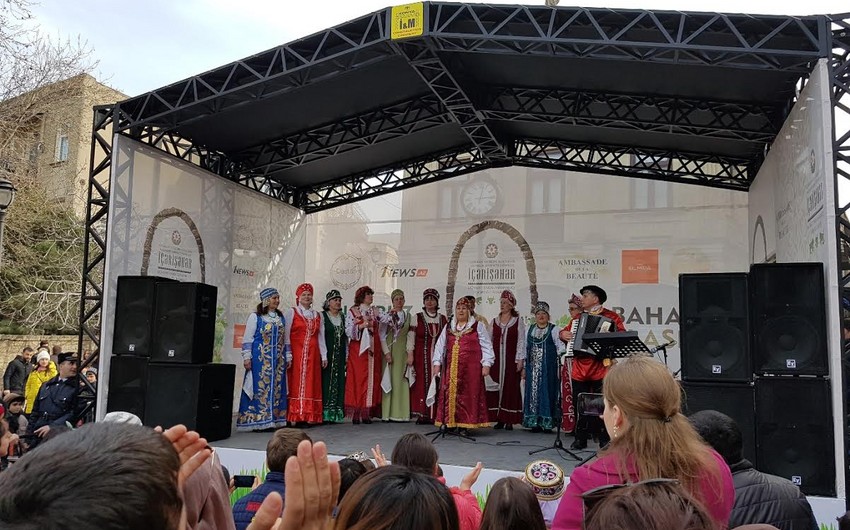 В Баку проходит фестиваль, посвященный празднику Новруз - ФОТО