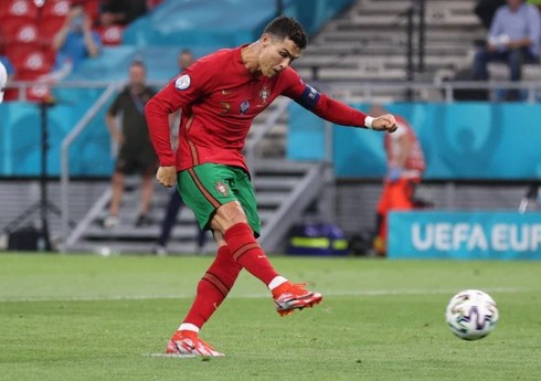 Роналду сравнялся с рекордом футболиста азербайджанского происхождения