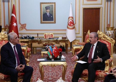 Премьер-министр Али Асадов встретился со спикером парламента Турции