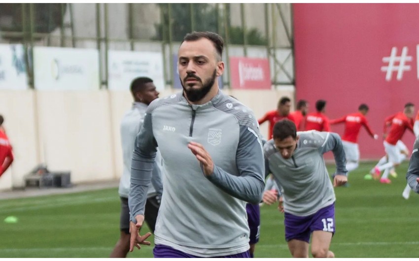 Sumqayıt futbolçusu ilə iki illik müqavilə imzalayıb