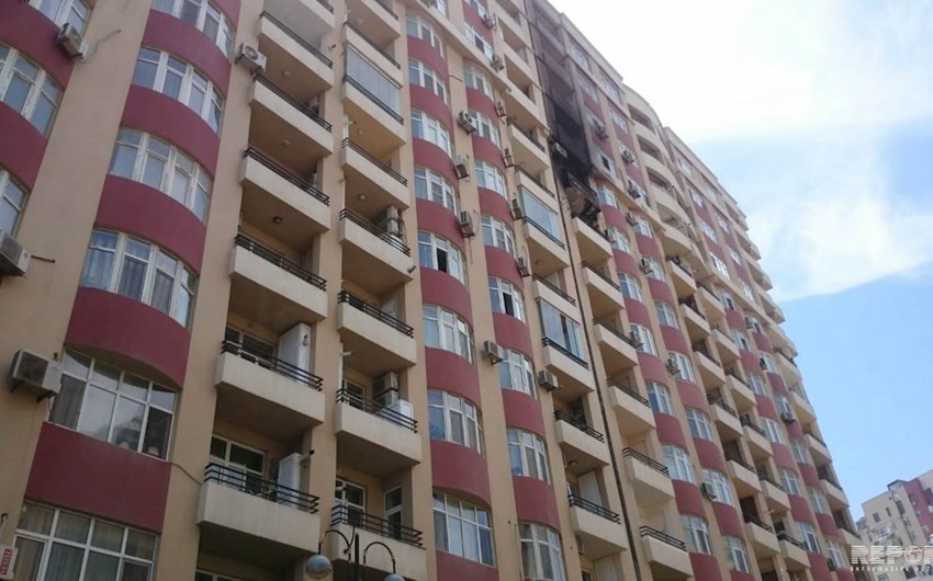 В Баку горит многоэтажное здание - ОБНОВЛЕНО