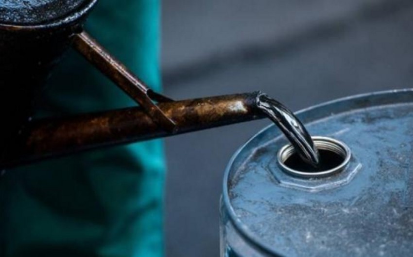 Azerbaijani oil price up slightly