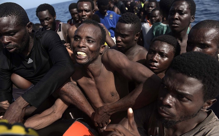 Нидерланды примут часть мигрантов с судна Lifeline