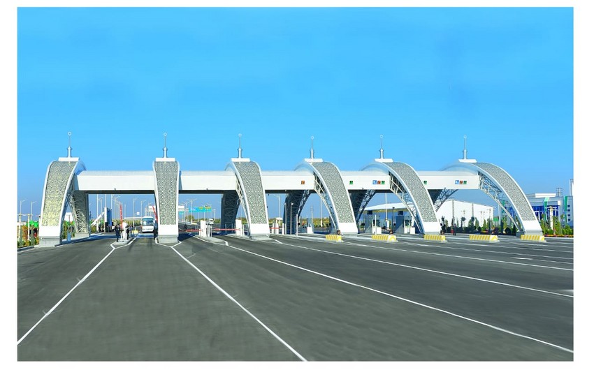 В Туркменистане введен в эксплуатацию участок автобана до Туркменабада