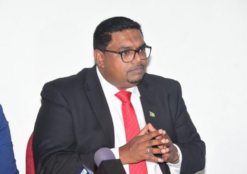 Представитель оппозиции стал президентом Гайаны