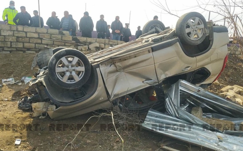 В Лянкяране автомобиль упал в канал, есть погибший и раненый