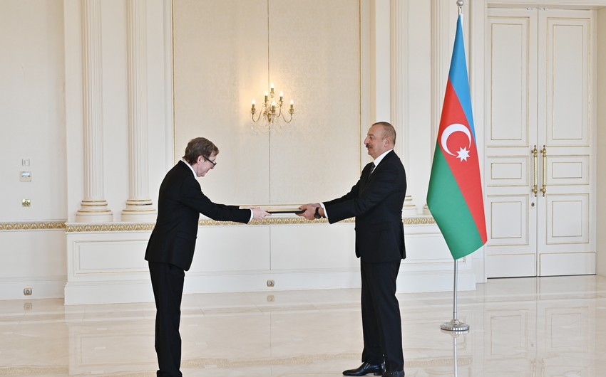 President Ilham Aliyev receives credentials of Algeria's new ambassador