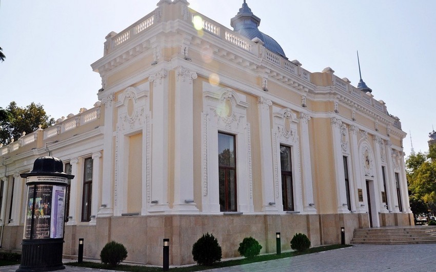 Азербайджанский театр отменил спектакли из-за коронавируса