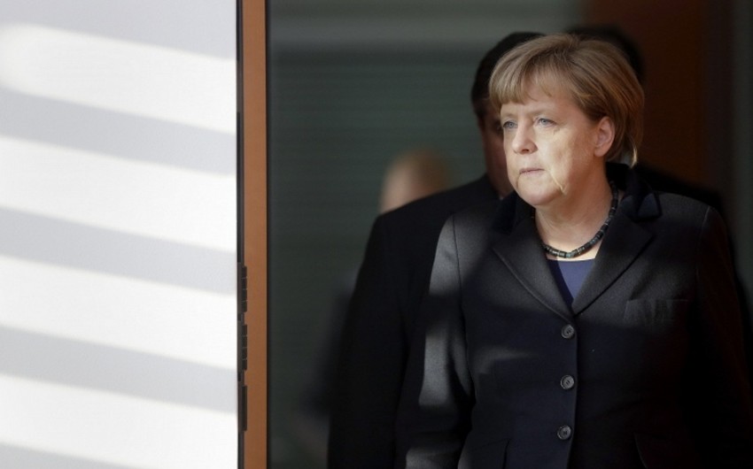 Меркель не видит оснований продолжать списывать Греции долги