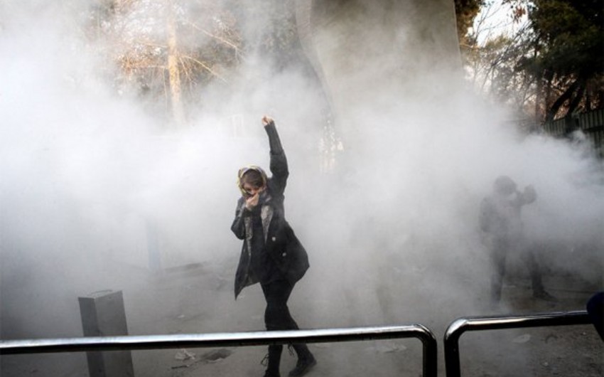 Число жертв беспорядков в ходе протестов в Иране выросло до 12 человек - ОБНОВЛЕНО