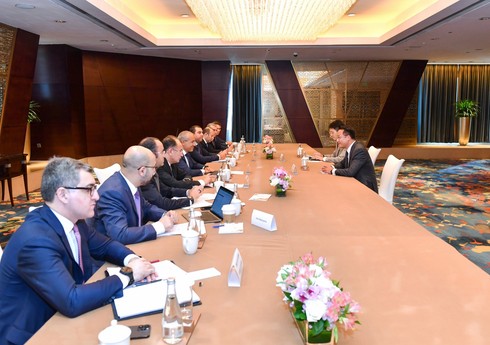 Министр экономики Азербайджана провел переговоры с вице-президентом компании Envision Energy