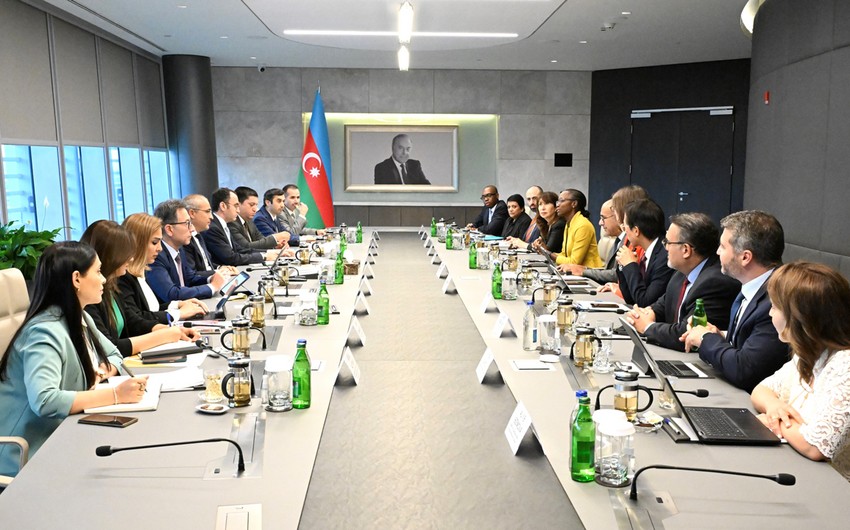 Azerbaijan and World Bank explore renewable energy and green city projects