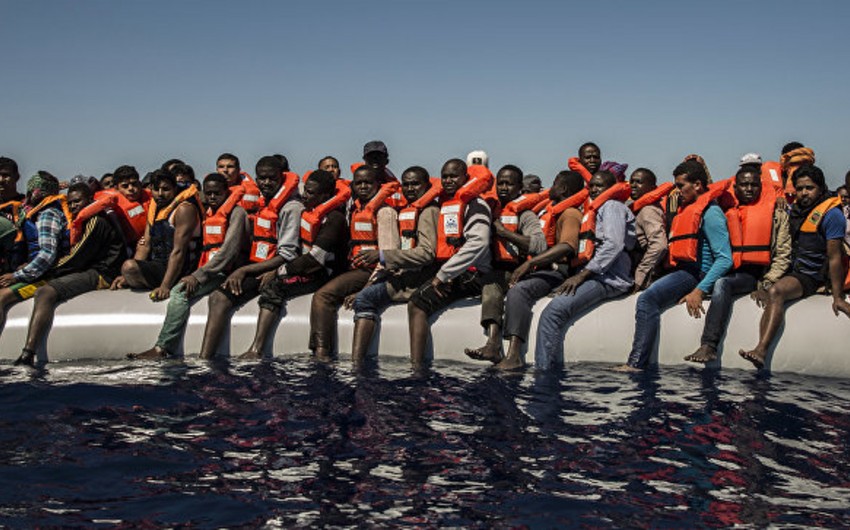 Береговая охрана Италии сообщила о спасении около тысячи мигрантов