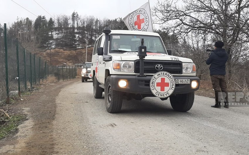 ICRC vehicles move freely on Khankandi-Lachin road