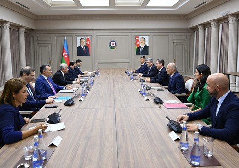 Али Асадов обсудил с министром культуры Сербии перспективы сотрудничества в ряде сфер