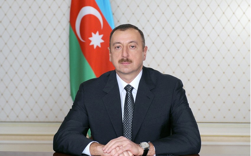 Ильхам Алиев поздравил президента Алжира
