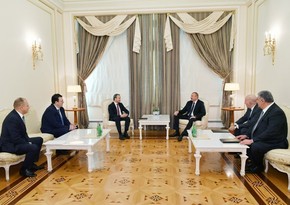 President Ilham Aliyev receives delegation led by FIDE president