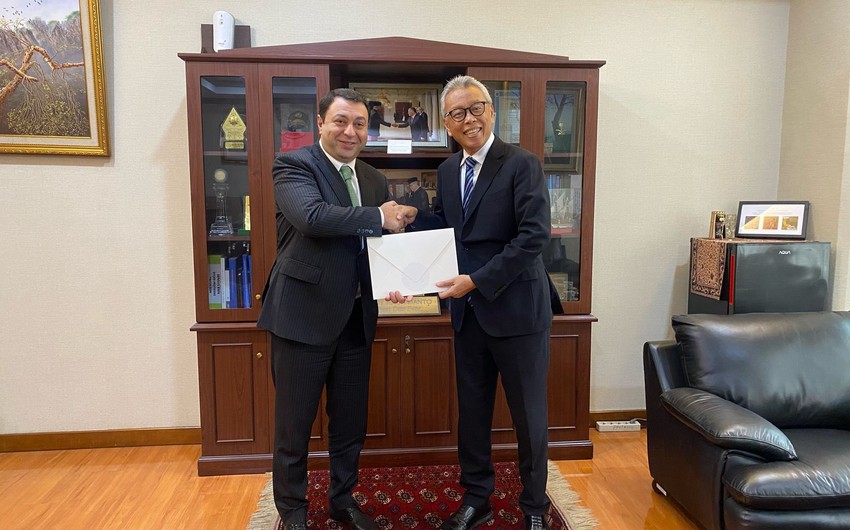 Azerbaijani envoy presents copy of his credentials to Indonesian Chief of State Protocol