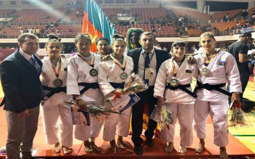 Azərbaycan cüdoçuları Kamerunda qızıl, gümüş və bürünc medallar qazanıb - FOTO