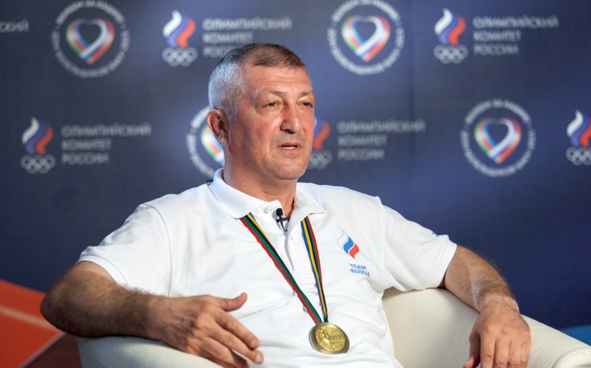 Золотая Олимпийская медаль Назима Гусейнова выставлена в Доме болельщиков в Баку