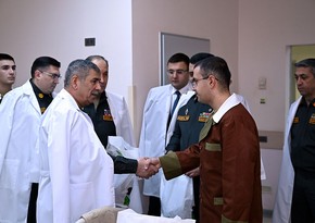 Zakir Həsənov Baş Klinik Hospitalda müalicə olunan hərbçilərlə görüşüb