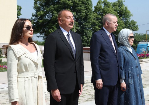 Президенты Азербайджана и Турции побывали на роднике 