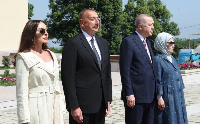 Президенты Азербайджана и Турции побывали на роднике Хан гызы в Шуше