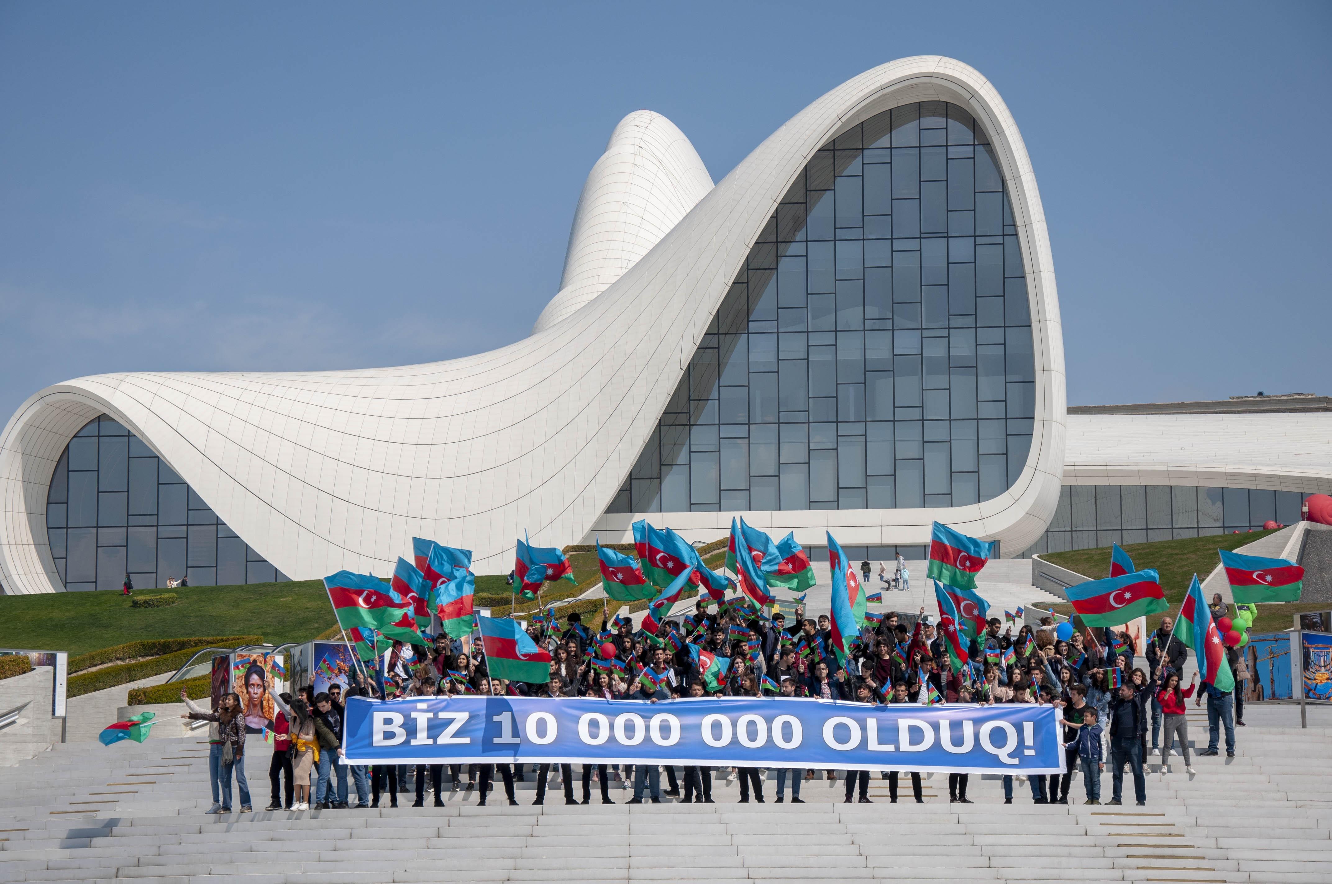 Населенный азербайджан. Население Азербайджана 2021. Население Баку 2021 численность. Население Азербайджана 2021 численность населения. Баку Азербайджан население.
