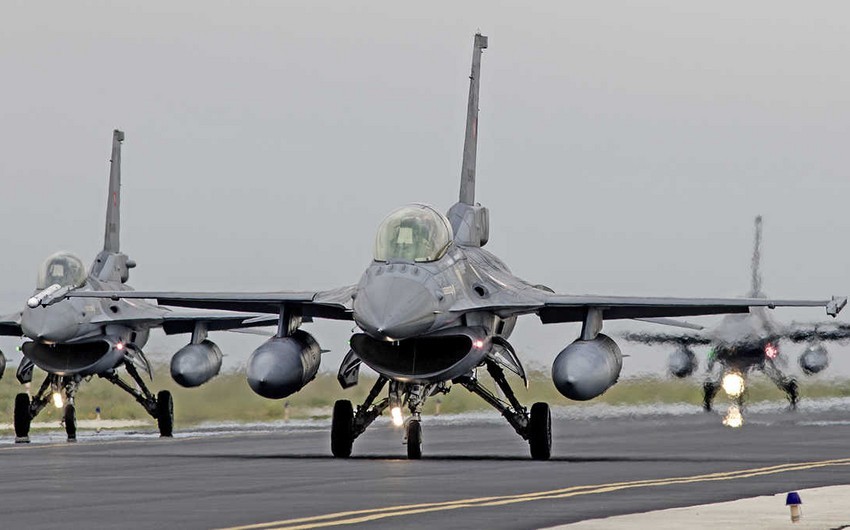 “Bloomberg”: Ukrayna “F-16” qırıcılarının ilk partiyasını alıb