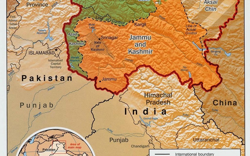 В Кашмире открываются правительственные здания и часть школ