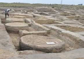 Archaeologists unearth ancient Egyptian military barracks and artifacts at Tell Al-Abqain