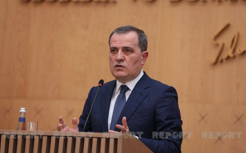 Глава МИД Азербайджана отправился в Душанбе для участия в СМИД СНГ