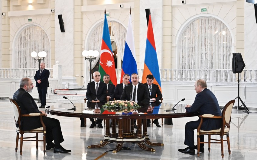 Trilateral meeting of Azerbaijani, Russian, Armenian leaders kicks off in Sochi