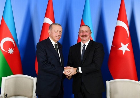 Президент Азербайджана пригласил турецкого лидера совершить официальный визит в нашу страну