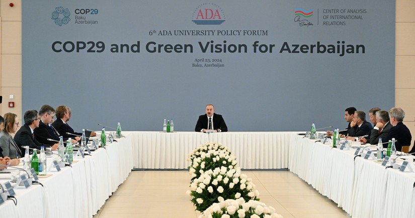 İlham Əliyev ADA Universitetində “COP29 və Azərbaycan üçün Yaşıl Baxış” mövzusunda beynəlxalq forumda iştirak edir