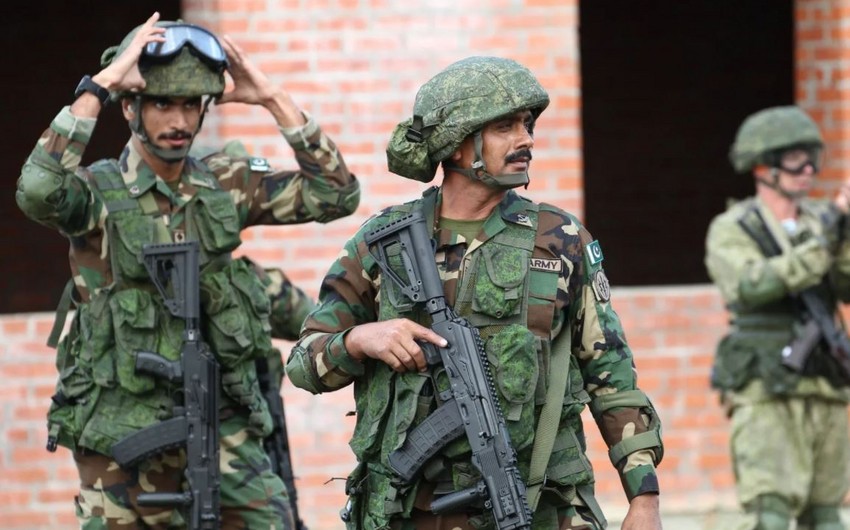 Terror attack kills 10 soldiers in Pakistan