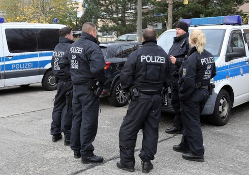 СМИ: В Германии подросток напал с ножом на одноклассников