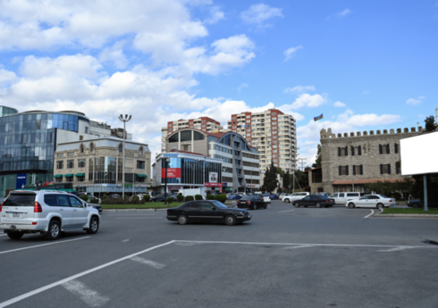 На нескольких улицах Баку будет ограничено движение транспортных средств