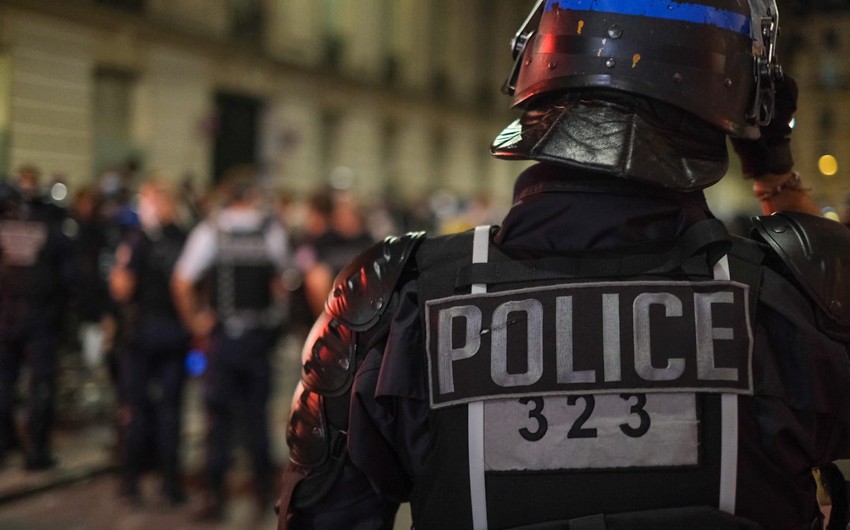 Paris chaos: 83 arrested as PSG fans clash with police