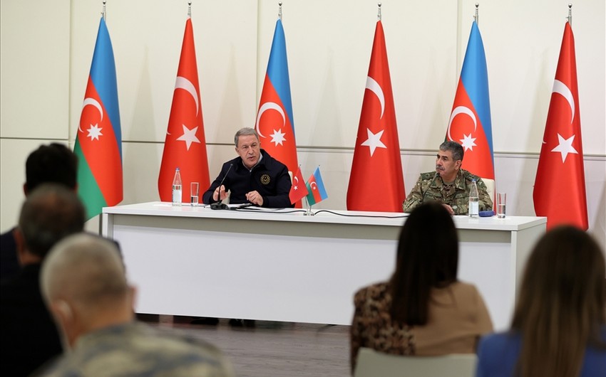 Müdafiə naziri:  Azərbaycan Ordusunu Türkiyə Silahlı Qüvvələrinin modelinə uyğunlaşdırmaqda davam edirik