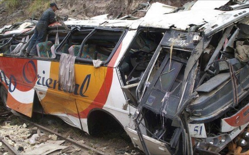 Ekvadorda yol qəzasında 9 nəfər ölüb