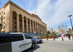 В Грузии ввели ограничения на вход в здание парламента 