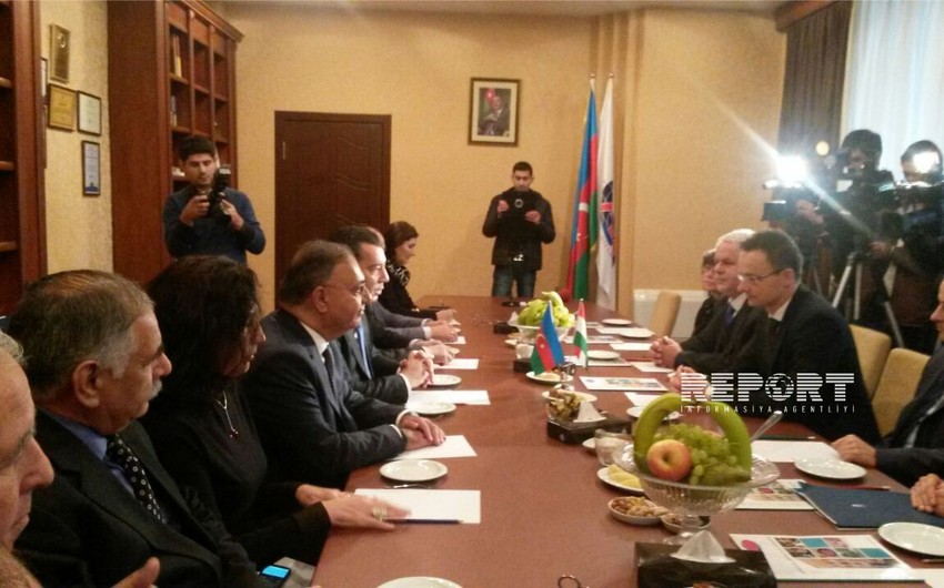 Министр иностранных дел Венгрии посетил Азербайджанский Университет Языков