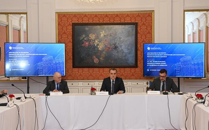 Глава МИД Азербайджана принимает участие на конференции в Варшаве