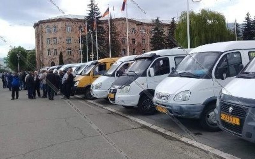В Армении бастуют водители маршрутных такси