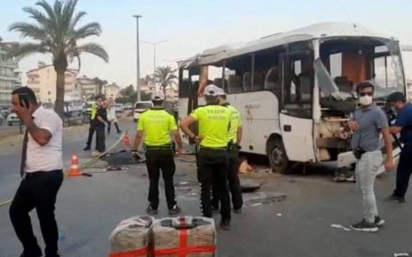В ДТП с туристическим автобусом на юге Турции погибли три человека