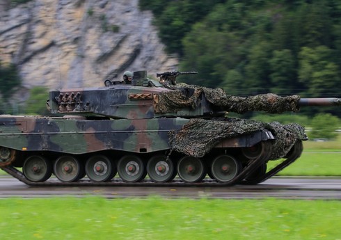Венгрия закупит у Германии 44 танка Leopard 2